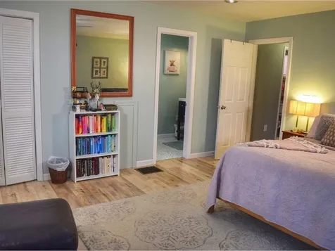 28 Red Cedar Lane Shelburne VT 05482