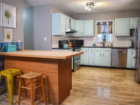 28 Red Cedar Lane Shelburne VT 05482