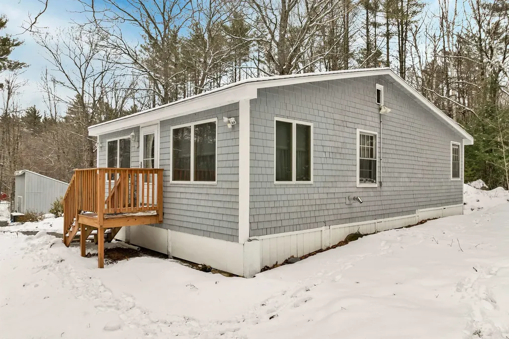 25 S Mayhew Turnpike Hebron NH 03241