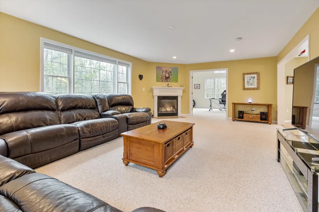 60 Mohawk Lane Brentwood NH 03833