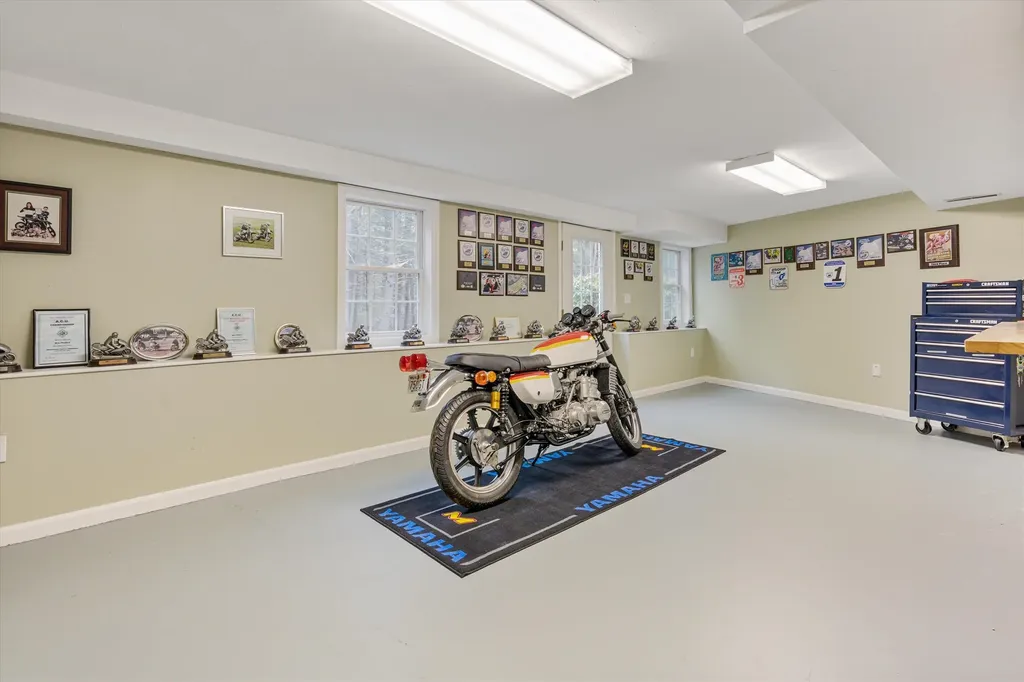 60 Mohawk Lane Brentwood NH 03833