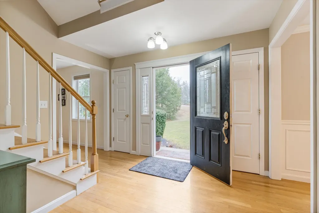 60 Mohawk Lane Brentwood NH 03833