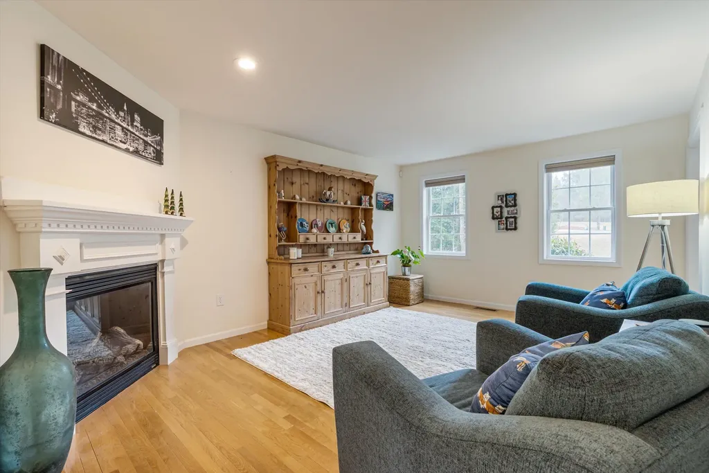 60 Mohawk Lane Brentwood NH 03833