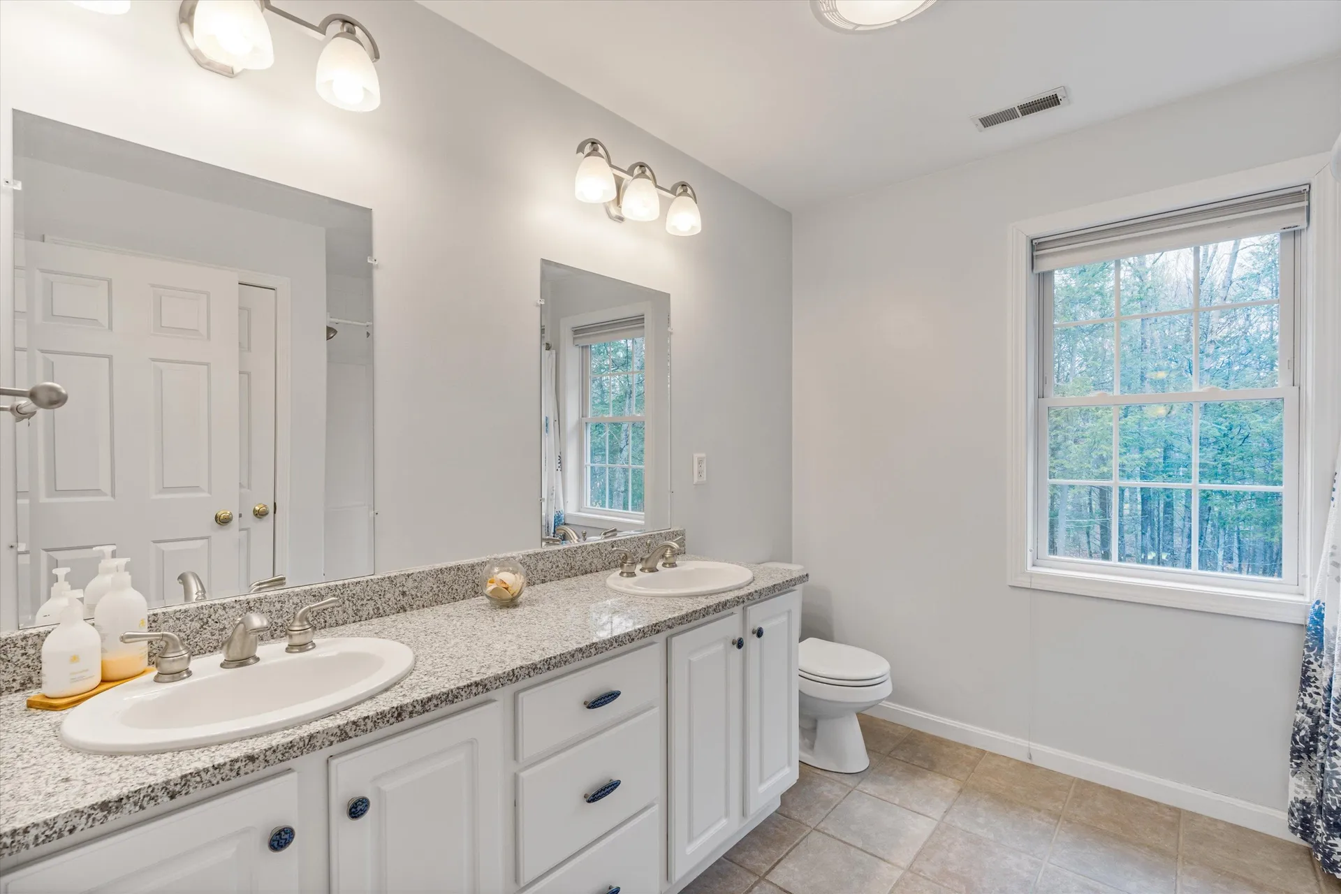 60 Mohawk Lane Brentwood NH 03833