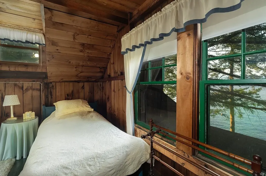 1 Little Beaver Island Meredith NH 03253