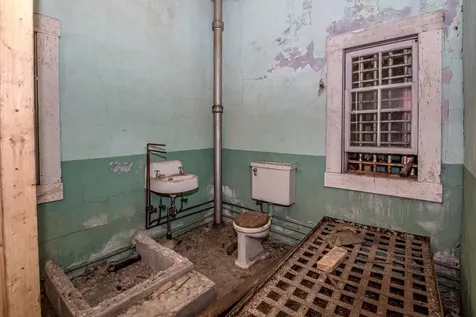 43 Courthouse Drive Guildhall VT 05906