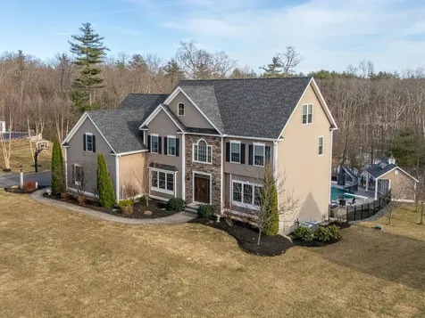18 Nathan Road Windham NH 03087