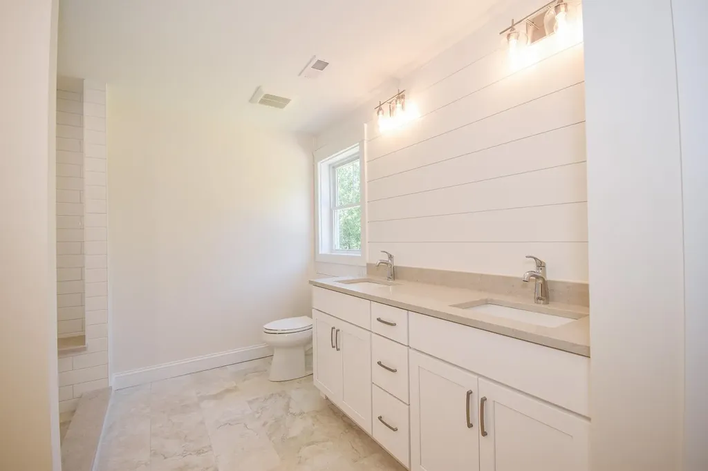 29 Foliage Drive Barrington NH 03825