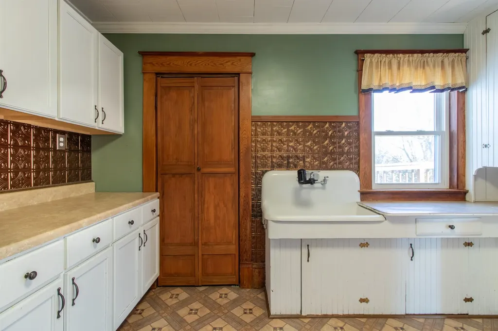 318 West Main Street Newport City VT 05855