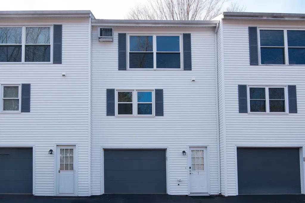 1325 Candia Road Manchester NH 03109