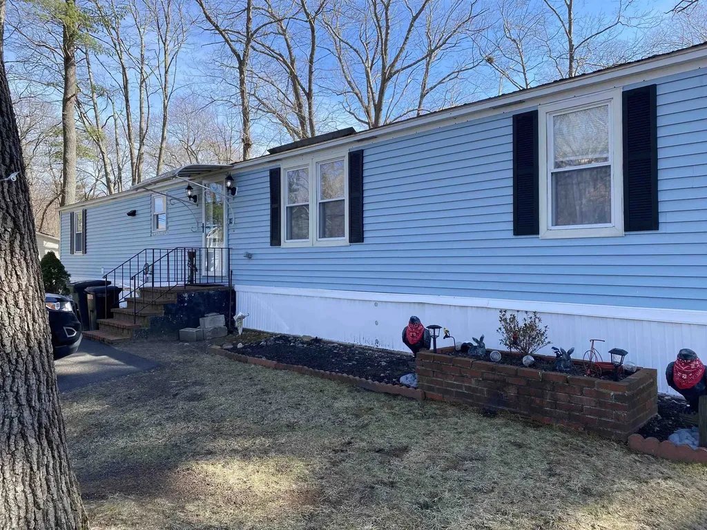 14 Lower Collins Street Seabrook NH 03874