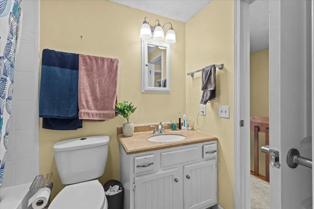 138 Partridge Hill Colchester VT 05446