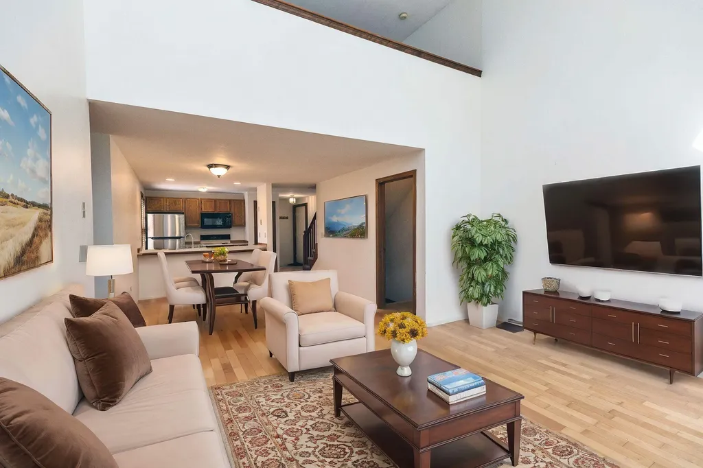 28 Montrose Drive Stratham NH 03885
