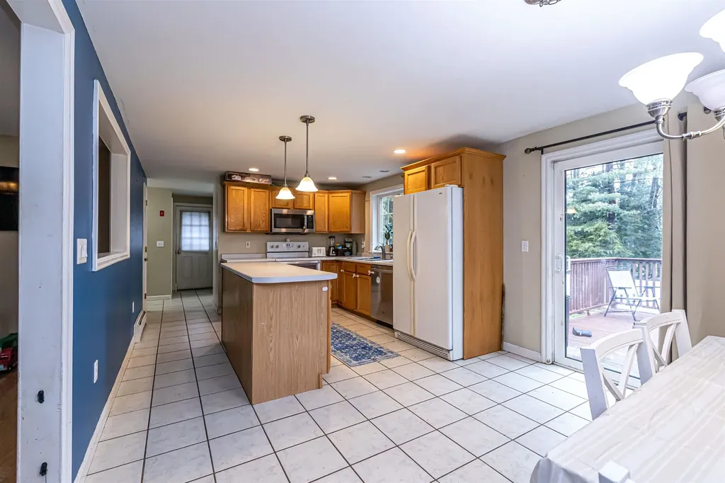 8 Bentwood Street Concord NH 03303