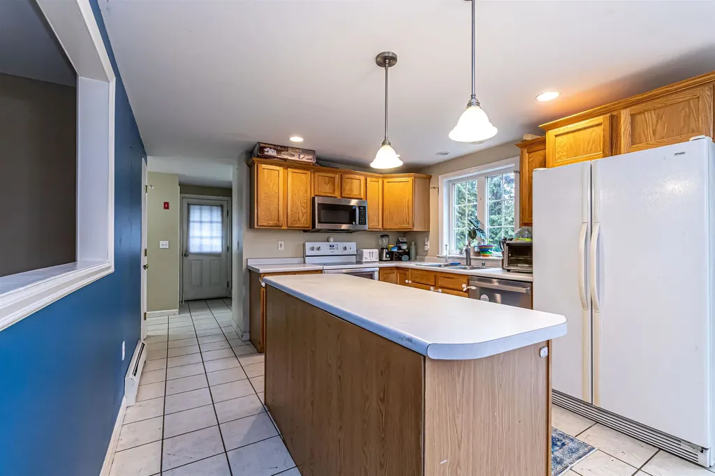 8 Bentwood Street Concord NH 03303