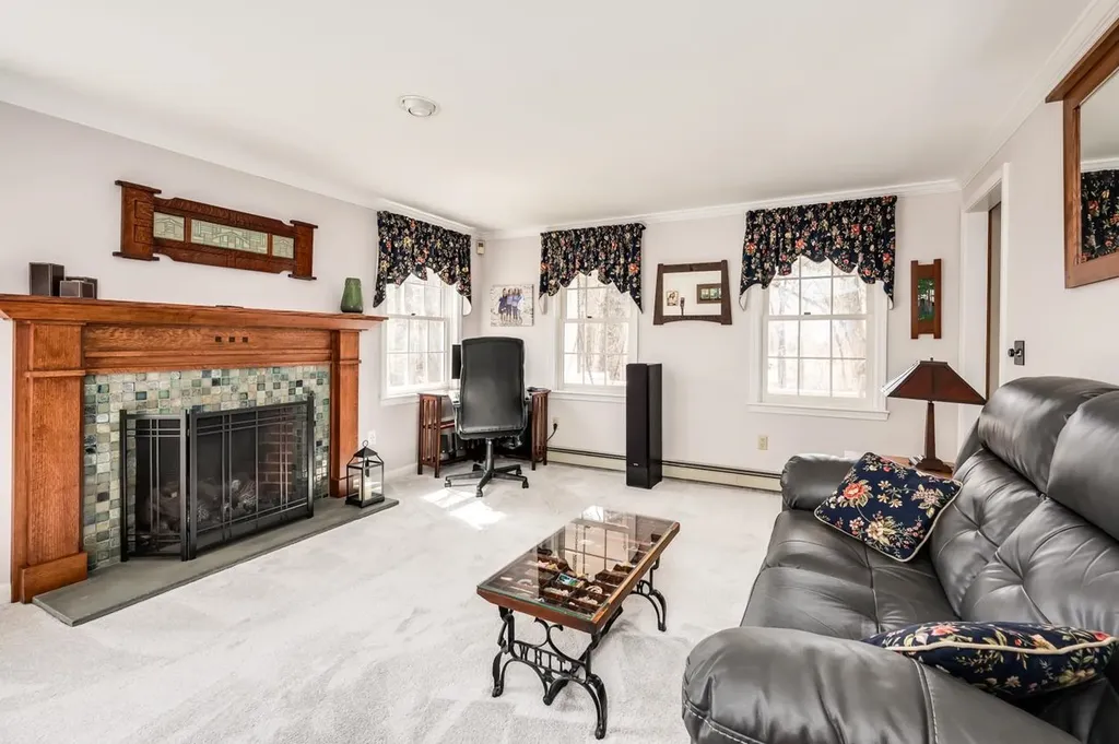 4 Meader Lane Durham NH 03824