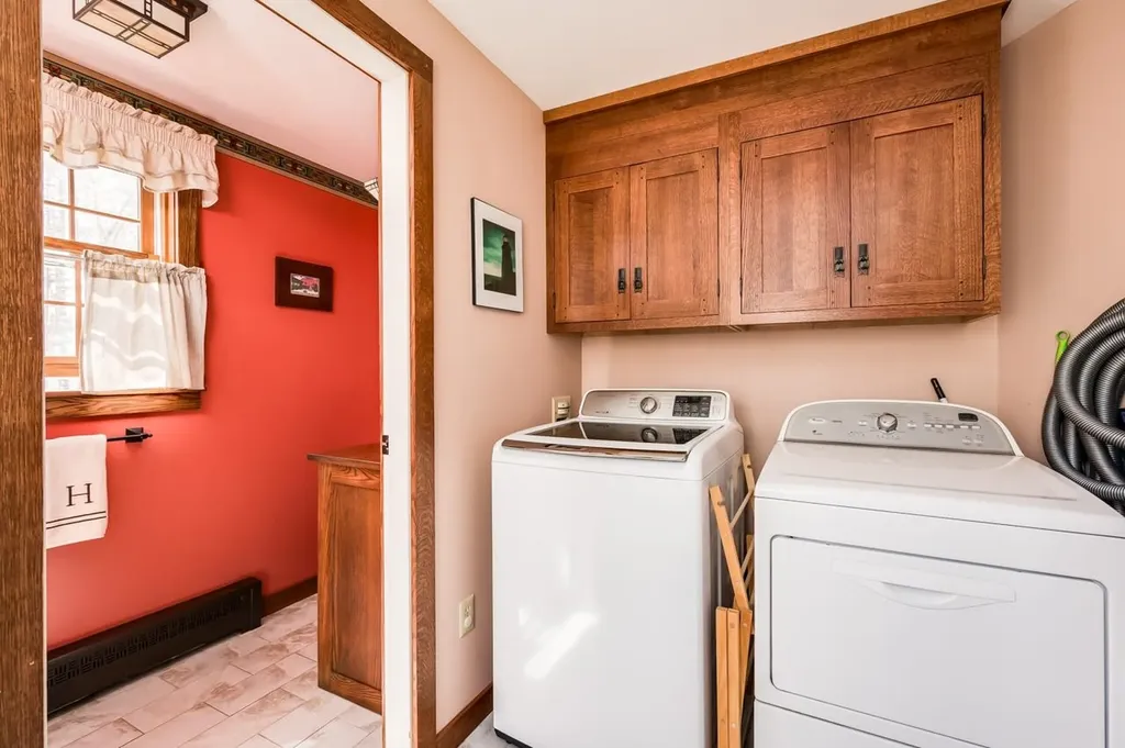 4 Meader Lane Durham NH 03824