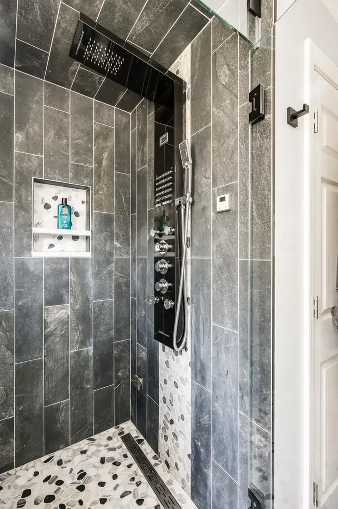 4 Meader Lane Durham NH 03824