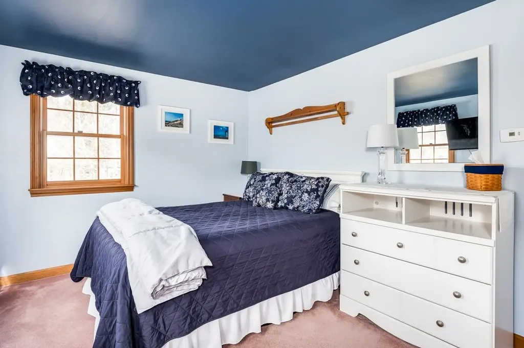 4 Meader Lane Durham NH 03824