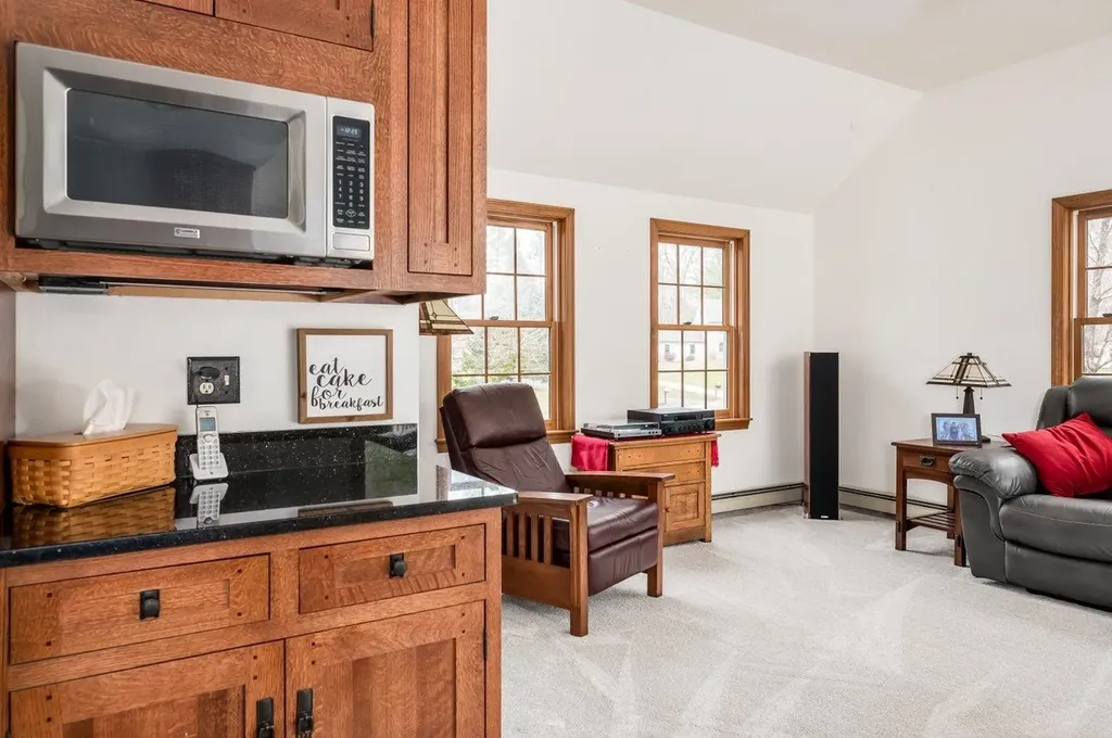 4 Meader Lane Durham NH 03824