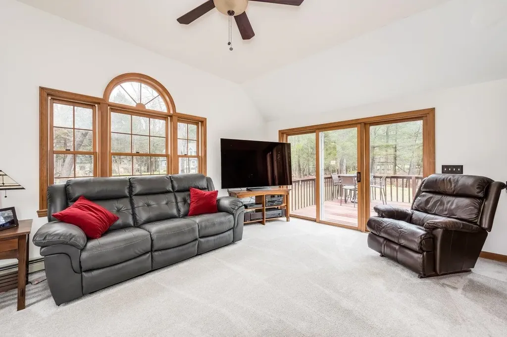 4 Meader Lane Durham NH 03824