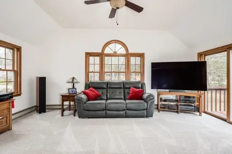 4 Meader Lane Durham NH 03824