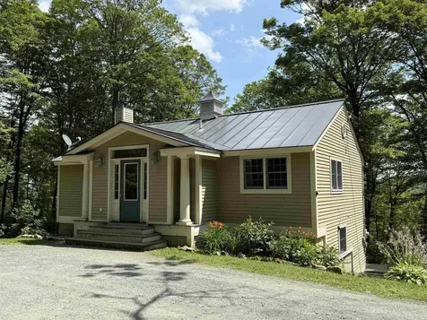 89 Arcadian Way Hartford VT 05059-3046