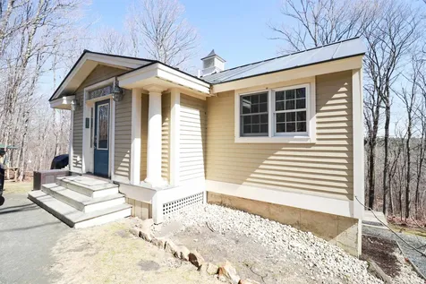 89 Arcadian Way Hartford VT 05059-3046