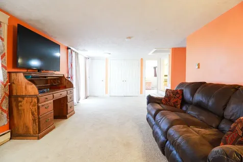 89 Arcadian Way Hartford VT 05059-3046