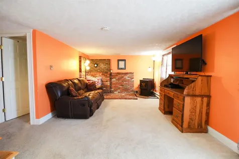 89 Arcadian Way Hartford VT 05059-3046