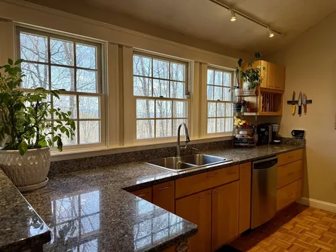 89 Arcadian Way Hartford VT 05059-3046