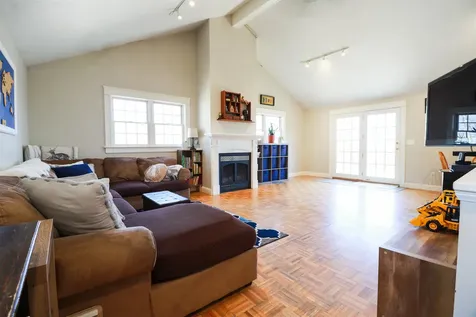 89 Arcadian Way Hartford VT 05059-3046