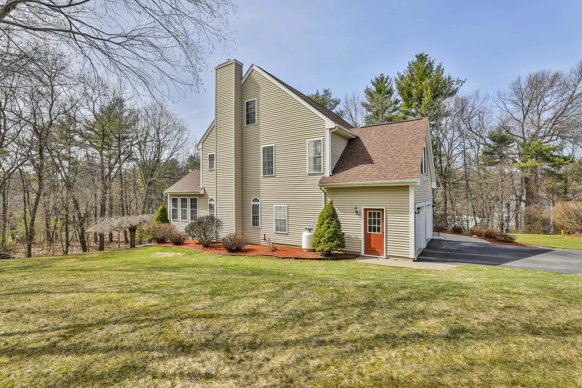 9 Copeland Drive Hudson NH 03051