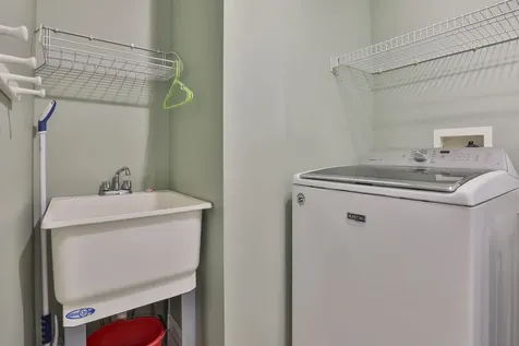 9 Copeland Drive Hudson NH 03051