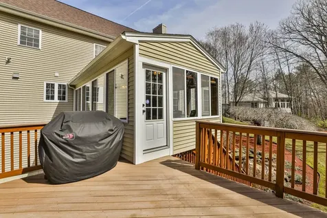 9 Copeland Drive Hudson NH 03051