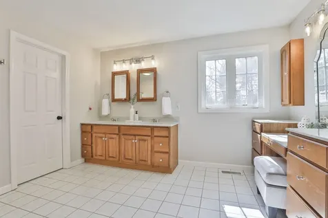 9 Copeland Drive Hudson NH 03051