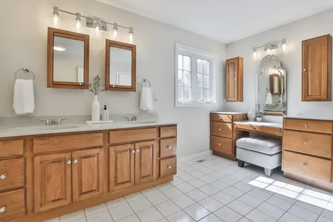 9 Copeland Drive Hudson NH 03051