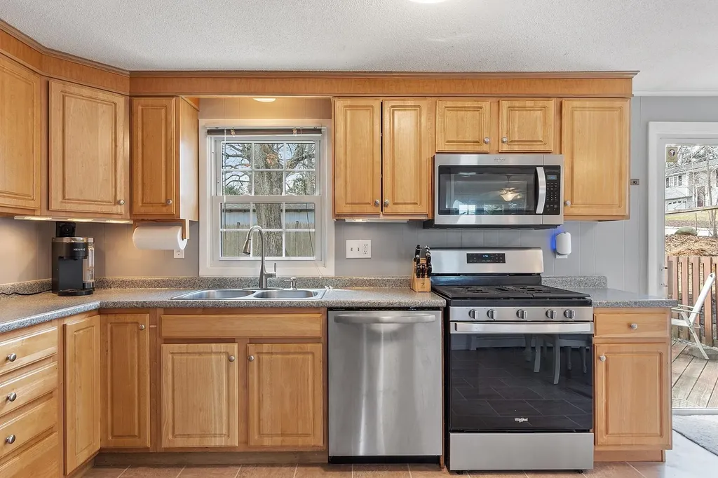 46 Northeastern Boulevard Nashua NH 03062