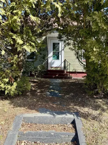 6 Demers Avenue Hartford VT 05001-1602