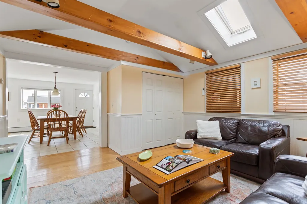 9 Tyngsboro Street Seabrook NH 03874