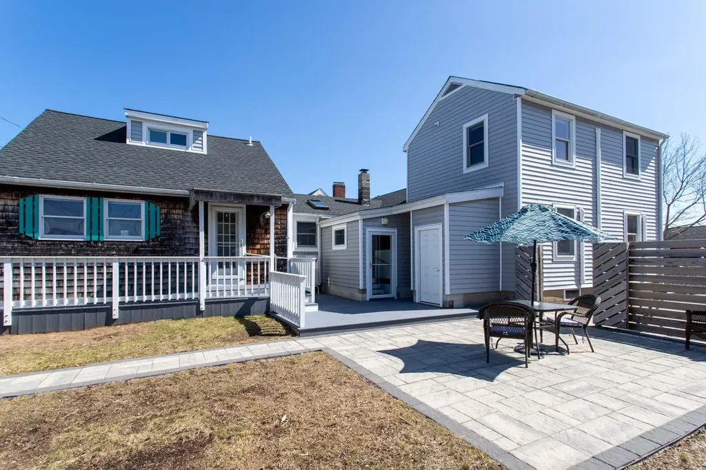 9 Tyngsboro Street Seabrook NH 03874