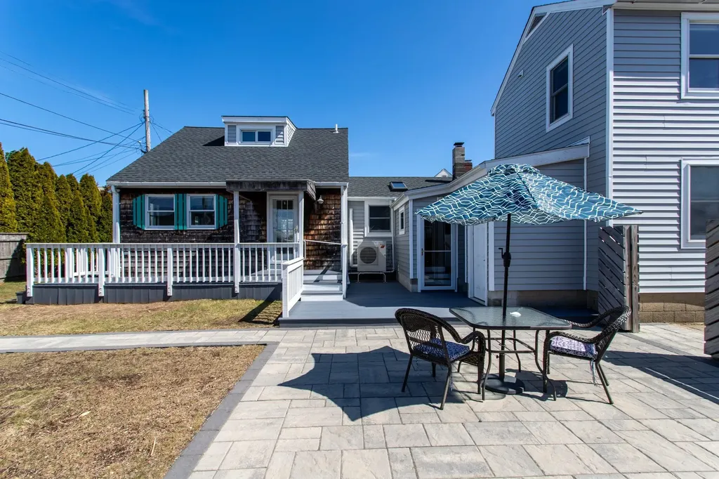 9 Tyngsboro Street Seabrook NH 03874