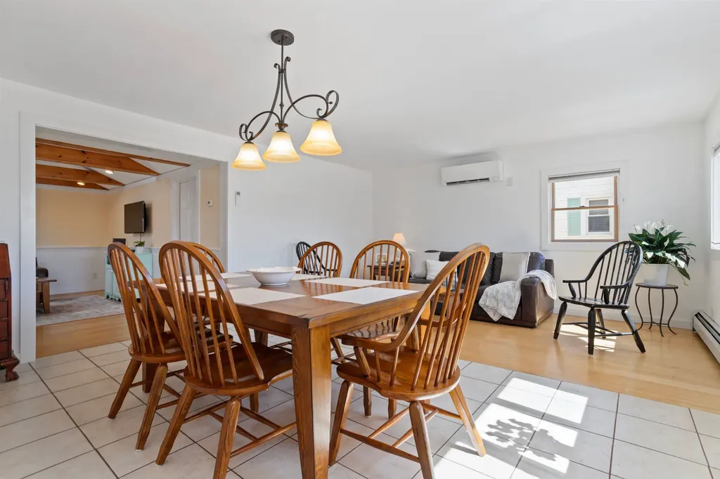 9 Tyngsboro Street Seabrook NH 03874