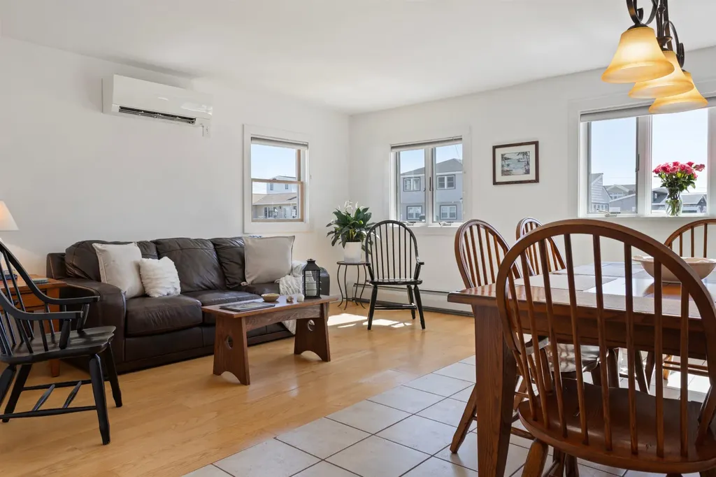 9 Tyngsboro Street Seabrook NH 03874