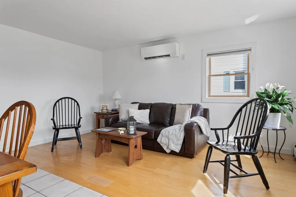 9 Tyngsboro Street Seabrook NH 03874