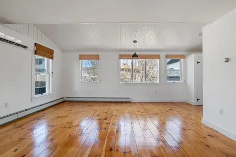 9 Tyngsboro Street Seabrook NH 03874