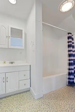 9 Tyngsboro Street Seabrook NH 03874