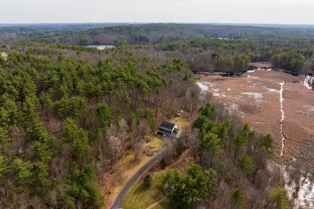 110 Sky View Drive Pelham NH 03076