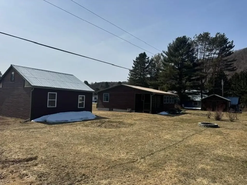 76 Woodbury Lane Lyndon VT 05851