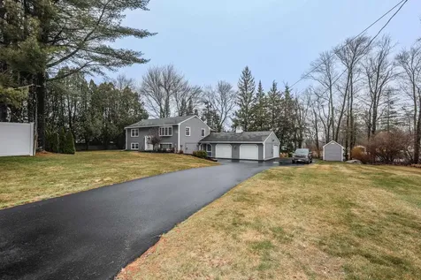 6 Castle Drive Hooksett NH 03106